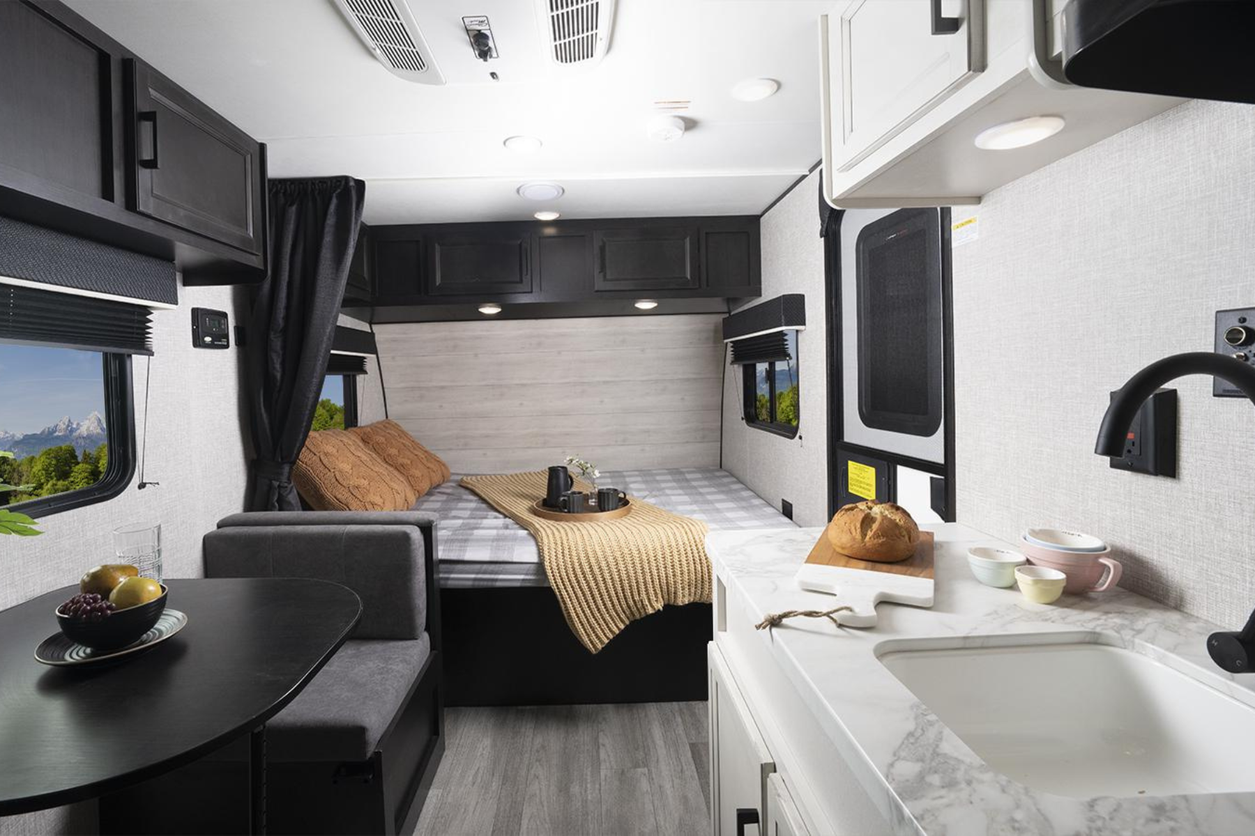 Interior of the Jay Flight SLX 174BH