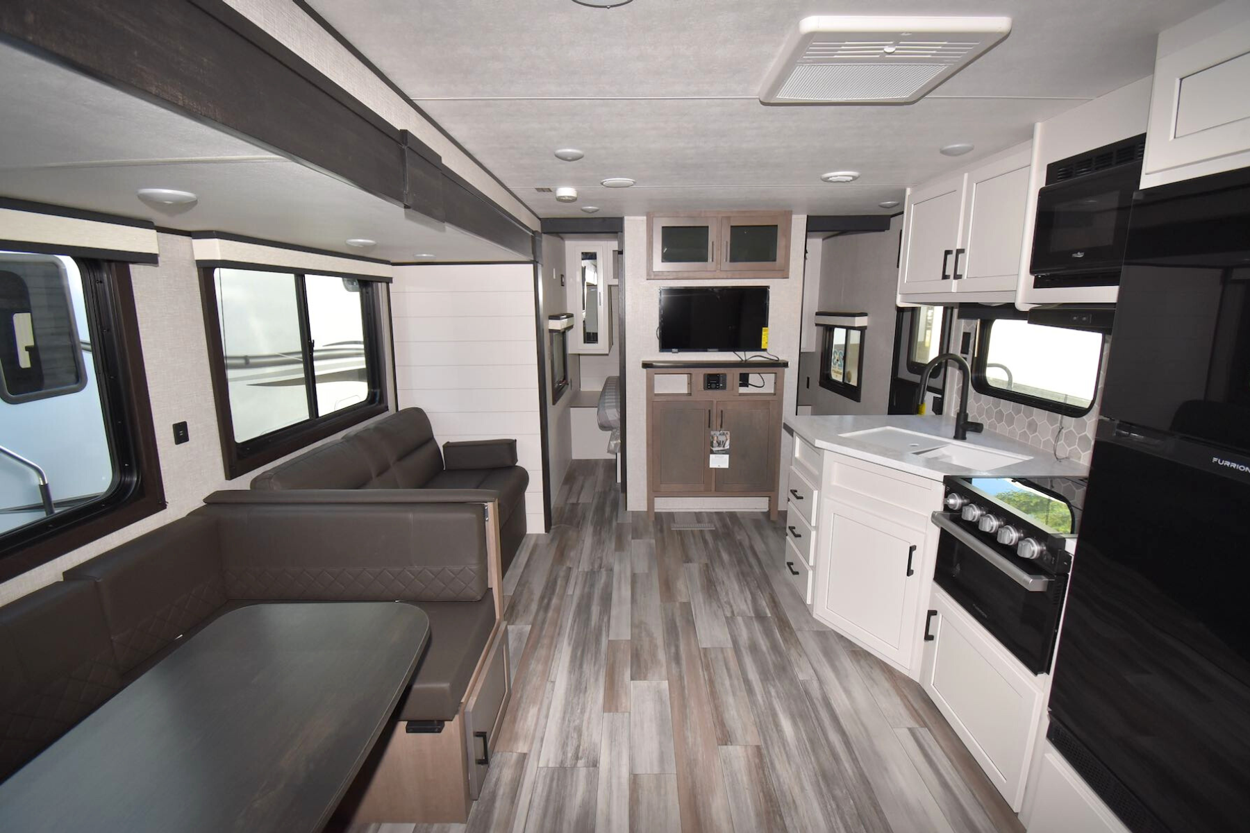 Interior of the Jayco Jay Flight 3224BDS
