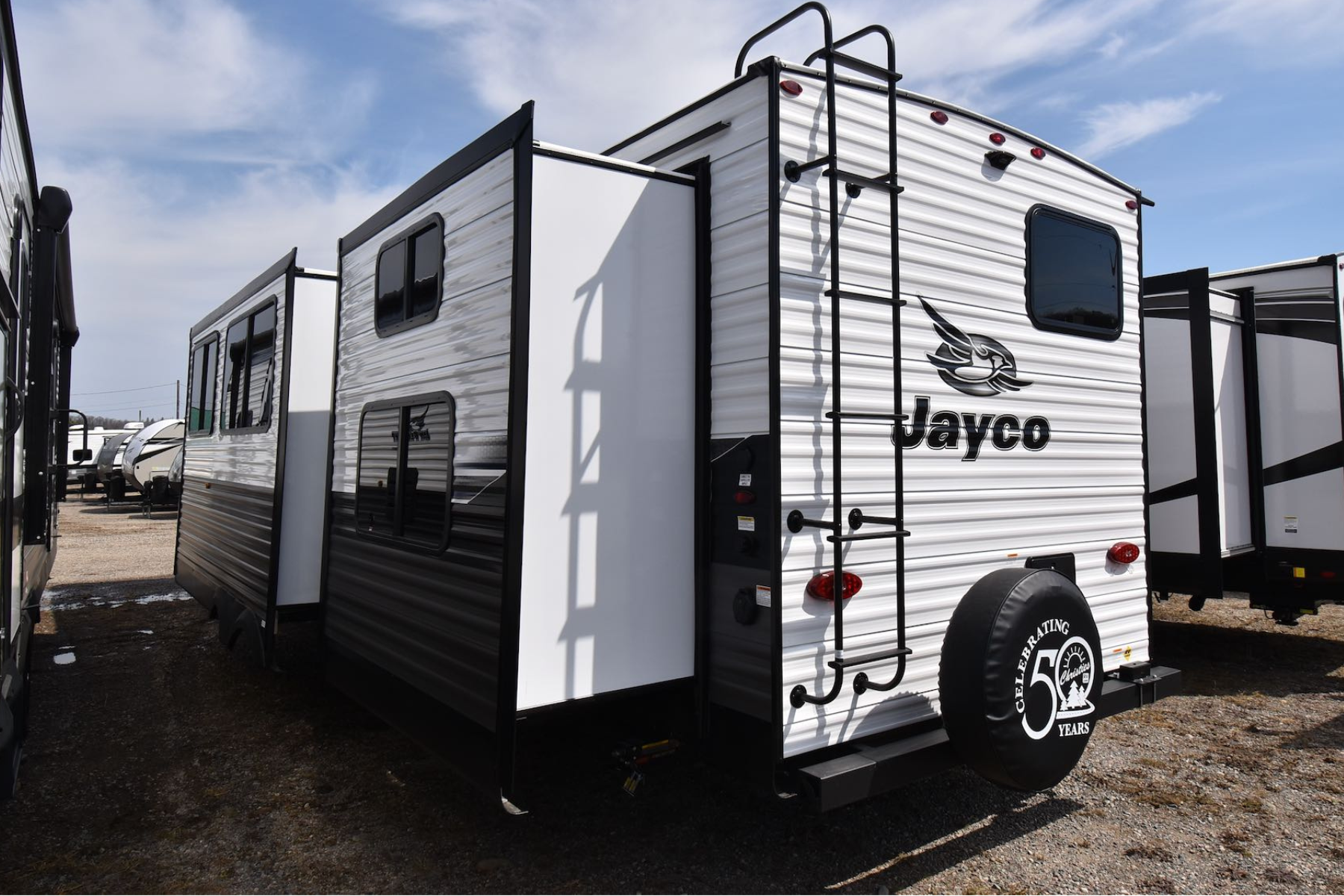 Photo of the Jayco Jay Flight 331BTS back end